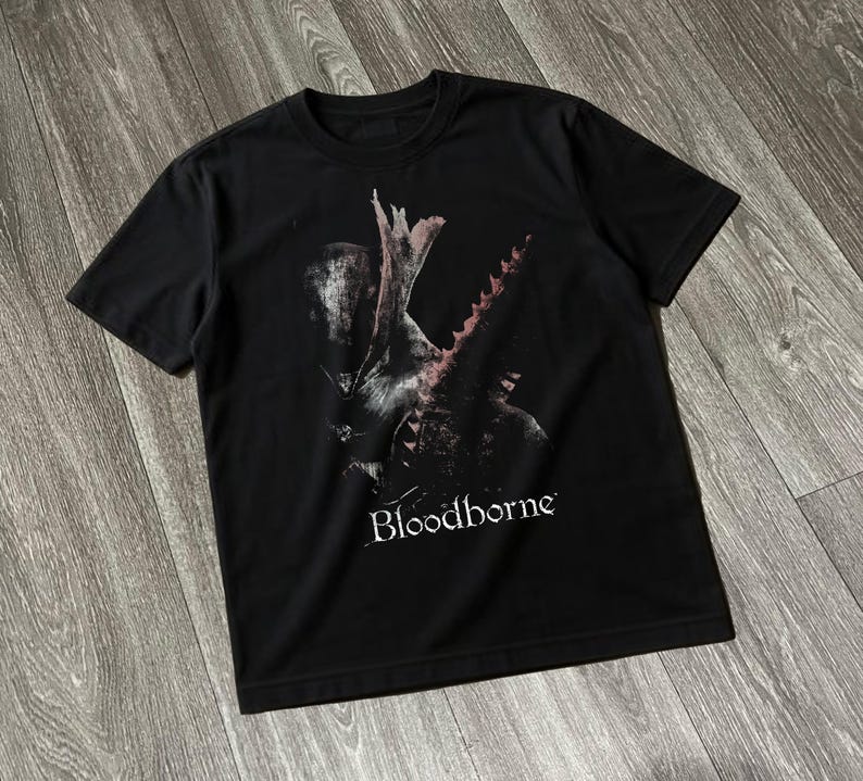 تي شيرت بتصميم لعبة Bloodborne - مراجعة Retro Gaming T Shirt وسعره